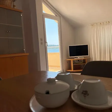 Apartman Rea Daire Srima