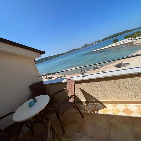Apartman Rea Daire Srima